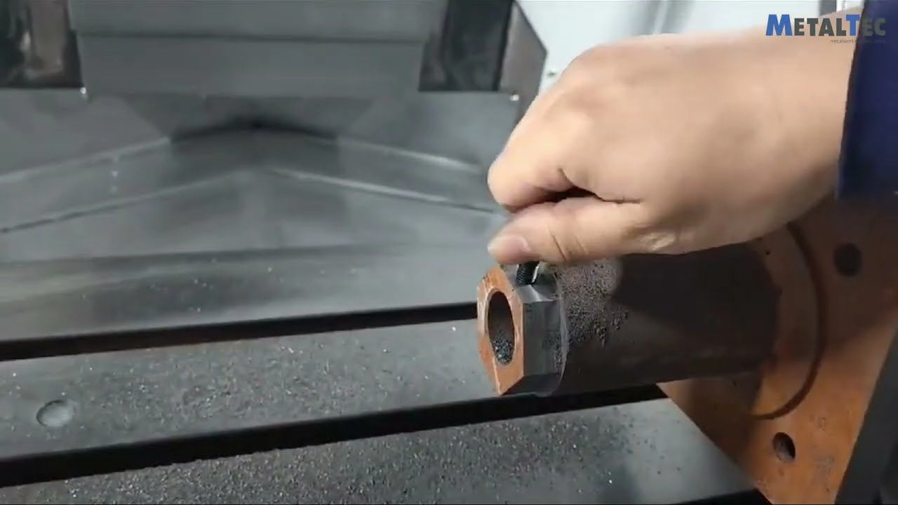 MetalTec TOPMILL 1360F вертикальный обрабатывающий центр с ЧПУ - изображение
