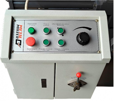 Ленточнопильный двухколонный станок Metal Master MGH-400E