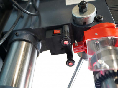 Вертикально-сверлильный станок MetalMaster M 25